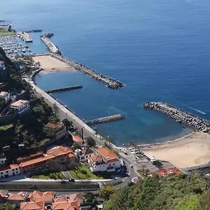 charming-studios-in-calheta-beach-villa-esmeralda.madeira-islandshotels.com/